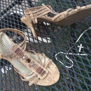 Riolto 7.5 pretty kitten heel sandals with gems